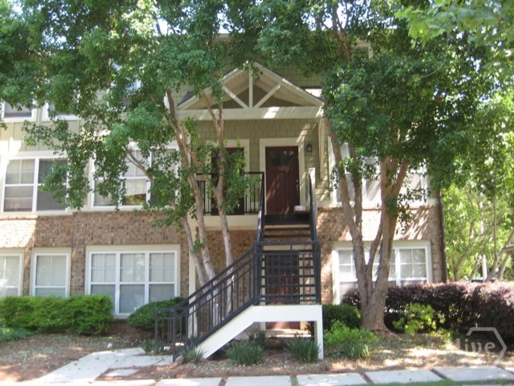 660 Barnett Shoals Road 116, Athens, GA 30605