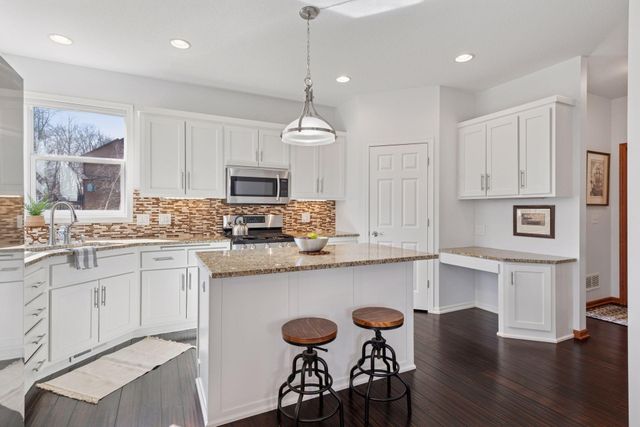 2536 N Saunders Lake Drive, Minnetrista, MN 55364