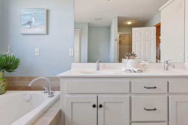 2536 N Saunders Lake Drive, Minnetrista, MN 55364