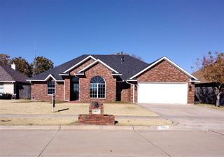 6807 SW Coralwood Dr, Lawton, OK 73505