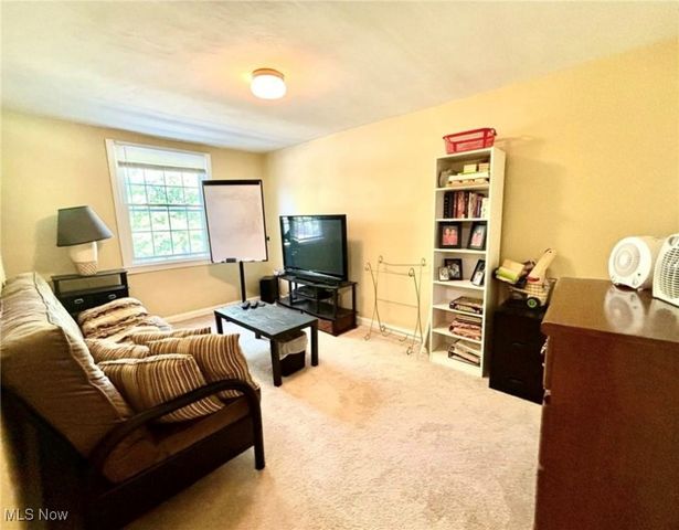 4043 Township, Highland Hills, OH 44122