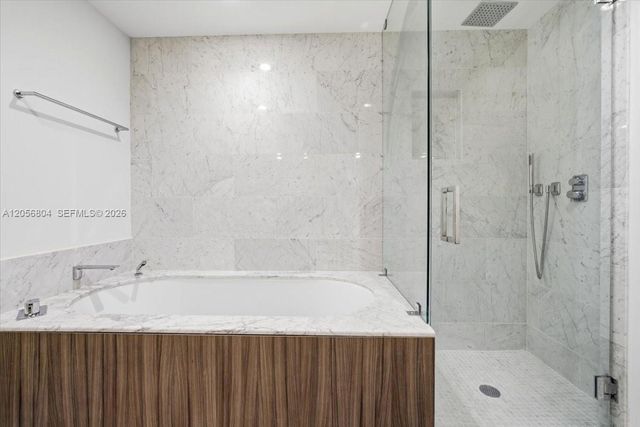 1000 Brickell Plaza 3211, Miami, FL 33131
