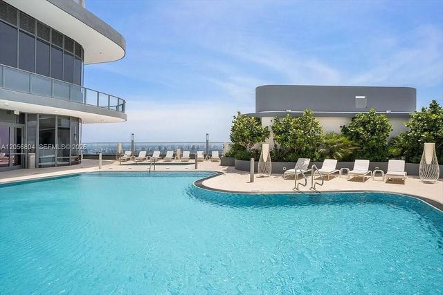 1000 Brickell Plaza 3211, Miami, FL 33131