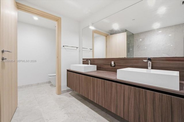 1000 Brickell Plaza 3211, Miami, FL 33131