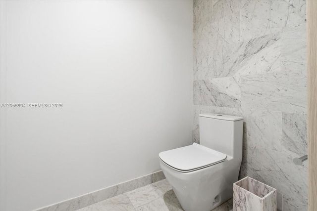 1000 Brickell Plaza 3211, Miami, FL 33131