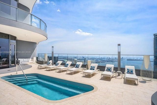 1000 Brickell Plaza 3211, Miami, FL 33131