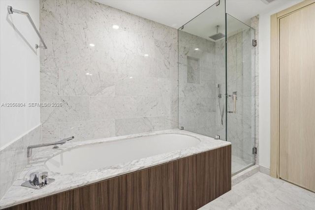 1000 Brickell Plaza 3211, Miami, FL 33131