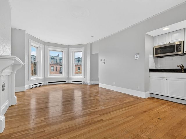 230 Newbury Street 21, Boston, MA 02116