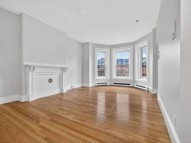 230 Newbury Street 21, Boston, MA 02116