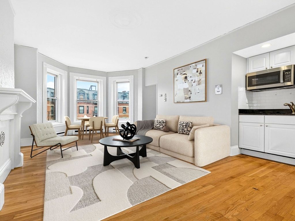 230 Newbury Street 21, Boston, MA 02116