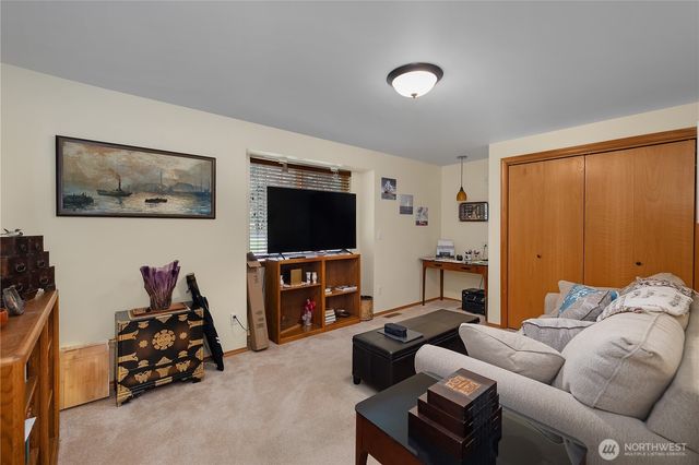 5732 Hill Street NE, Olympia, WA 98516