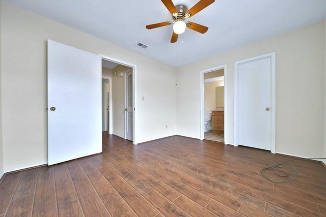 9901 Sharpcrest Street H4, Houston, TX 77036