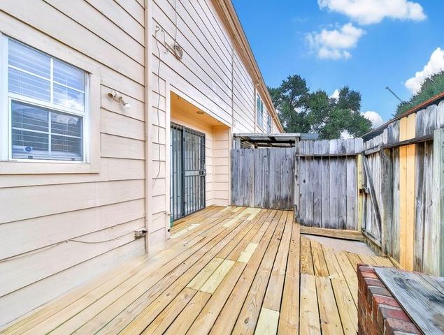 9901 Sharpcrest Street H4, Houston, TX 77036