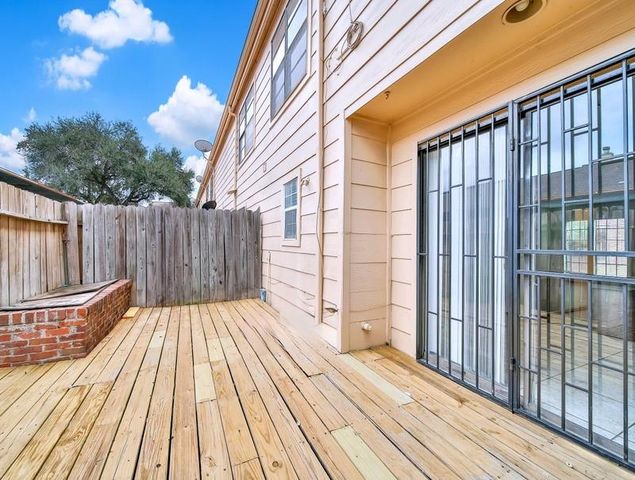 9901 Sharpcrest Street H4, Houston, TX 77036