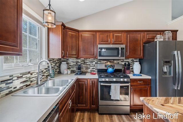 11324 Lindy Drive, Rockford, MI 49341