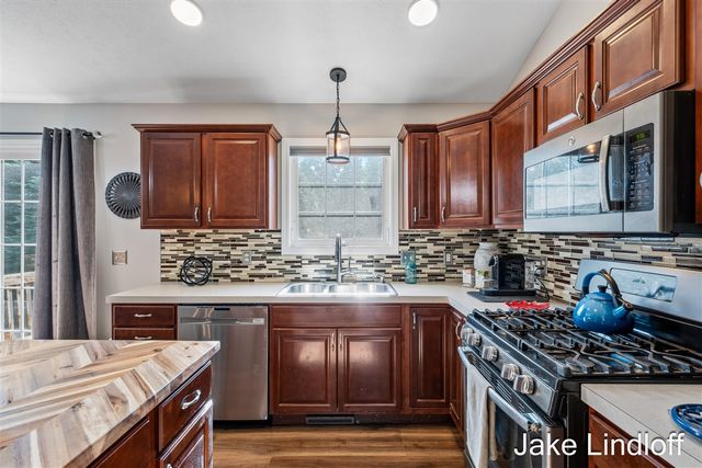 11324 Lindy Drive, Rockford, MI 49341