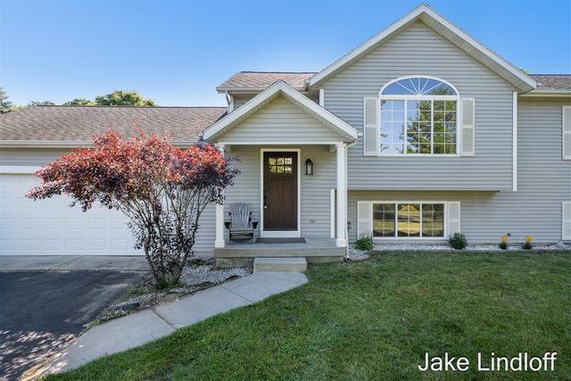 11324 Lindy Drive, Rockford, MI 49341