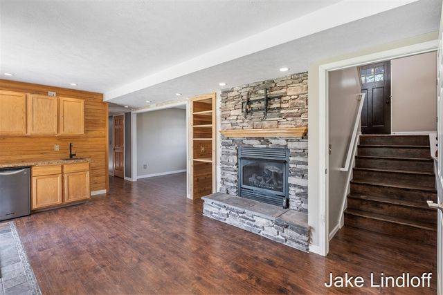 11324 Lindy Drive, Rockford, MI 49341