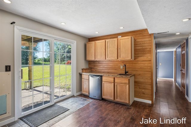 11324 Lindy Drive, Rockford, MI 49341