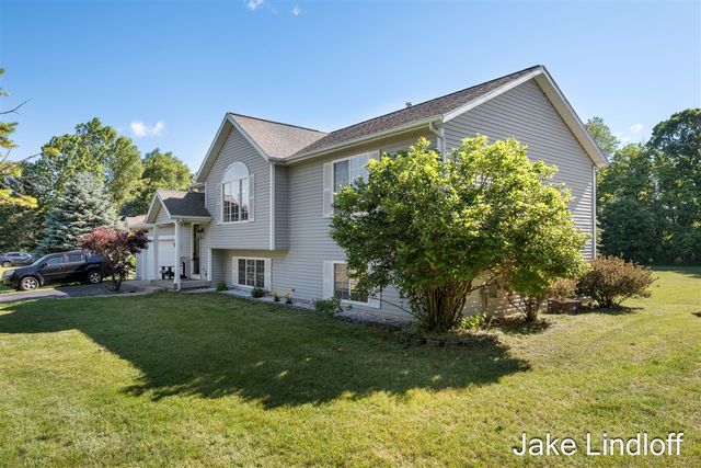 11324 Lindy Drive, Rockford, MI 49341