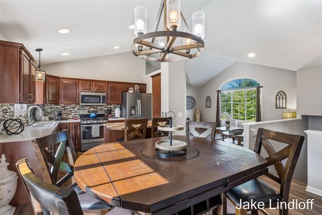 11324 Lindy Drive, Rockford, MI 49341