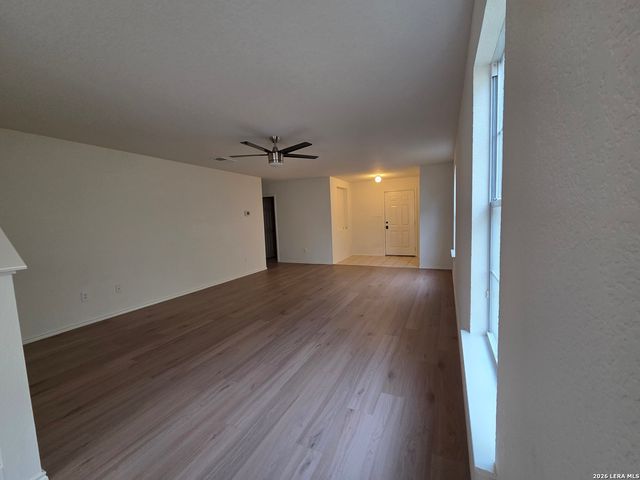 9918 SHADY MDWS, San Antonio, TX 78245