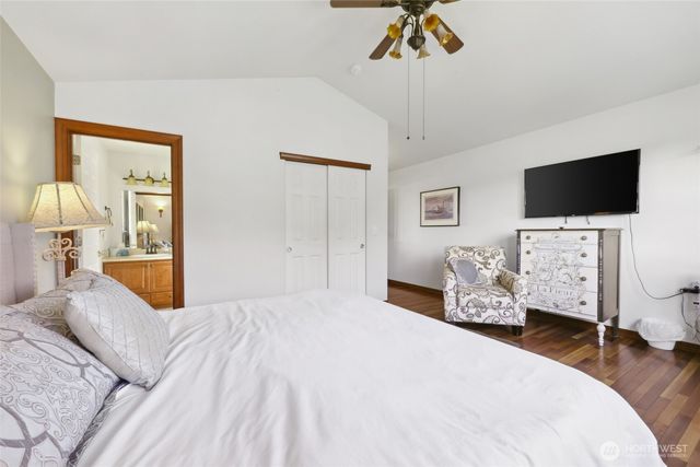 32 1st Street N, Pacific Beach, WA 98571