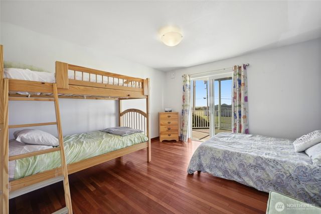 32 1st Street N, Pacific Beach, WA 98571