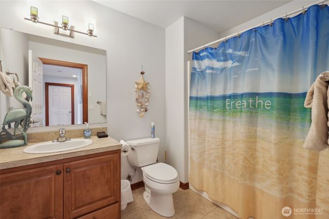 32 1st Street N, Pacific Beach, WA 98571