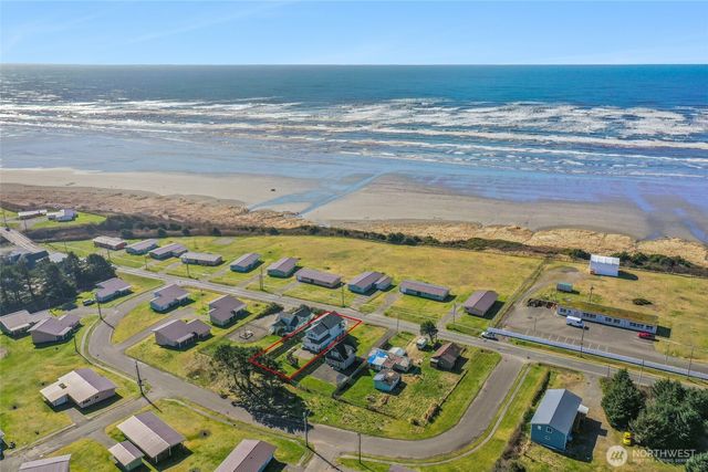 32 1st Street N, Pacific Beach, WA 98571