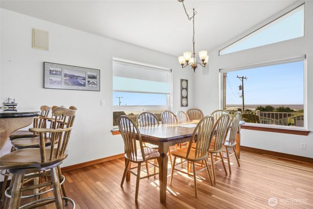 32 1st Street N, Pacific Beach, WA 98571