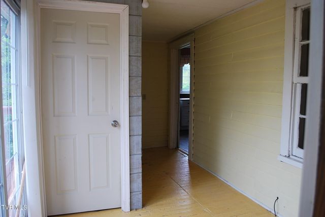 1060 Oak Drive Circle, Kingsport, TN 37665