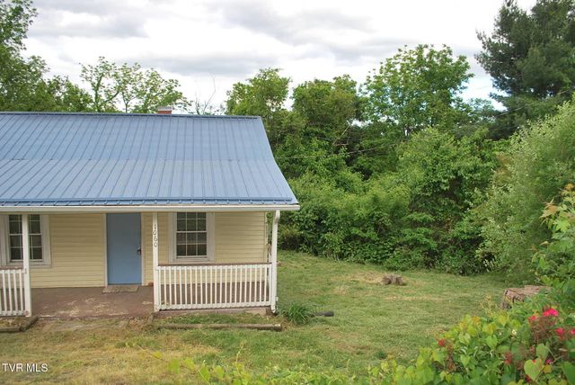 1060 Oak Drive Circle, Kingsport, TN 37665