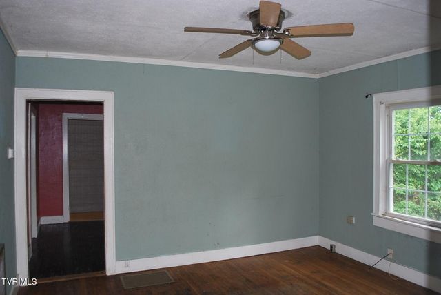 1060 Oak Drive Circle, Kingsport, TN 37665
