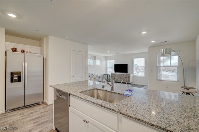 360 Summer Sparrow Avenue 360, Henderson, NV 89011