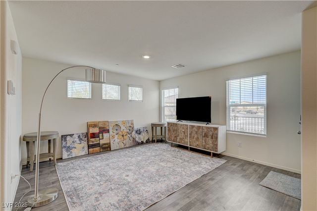 360 Summer Sparrow Avenue 360, Henderson, NV 89011