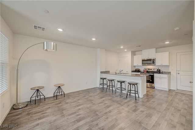 360 Summer Sparrow Avenue 360, Henderson, NV 89011