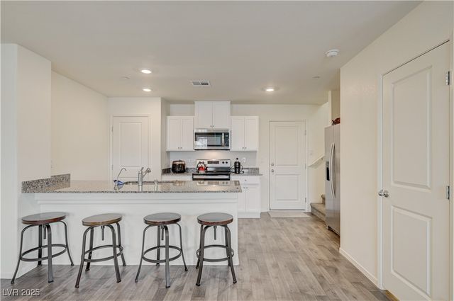 360 Summer Sparrow Avenue 360, Henderson, NV 89011