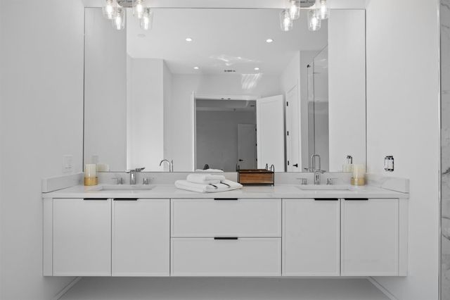 333 Spicewood Trails DR, Spicewood, TX 78669