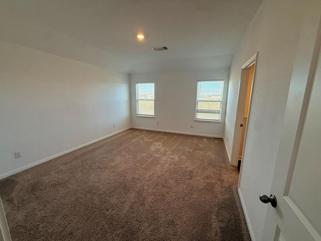 125 Riverdale DR, Jarrell, TX 76537