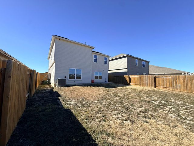 125 Riverdale DR, Jarrell, TX 76537