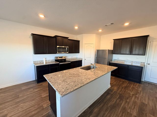 125 Riverdale DR, Jarrell, TX 76537