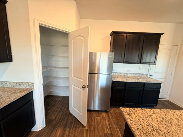 125 Riverdale DR, Jarrell, TX 76537