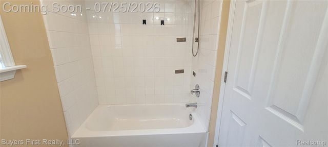 7052 Meadow Avenue, Warren, MI 48091