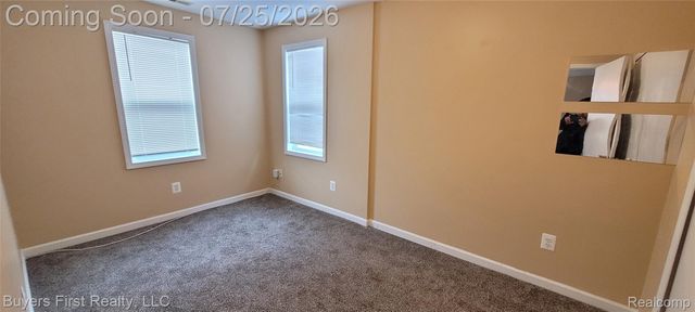 7052 Meadow Avenue, Warren, MI 48091