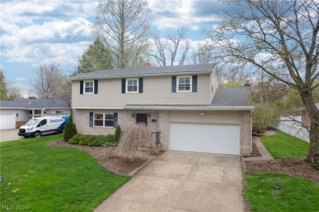 215 Grayling Drive, Fairlawn, OH 44333