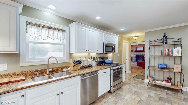 215 Grayling Drive, Fairlawn, OH 44333