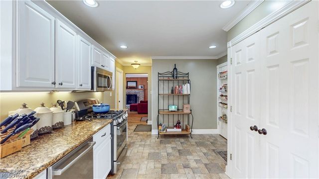 215 Grayling Drive, Fairlawn, OH 44333