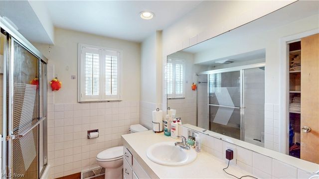 215 Grayling Drive, Fairlawn, OH 44333