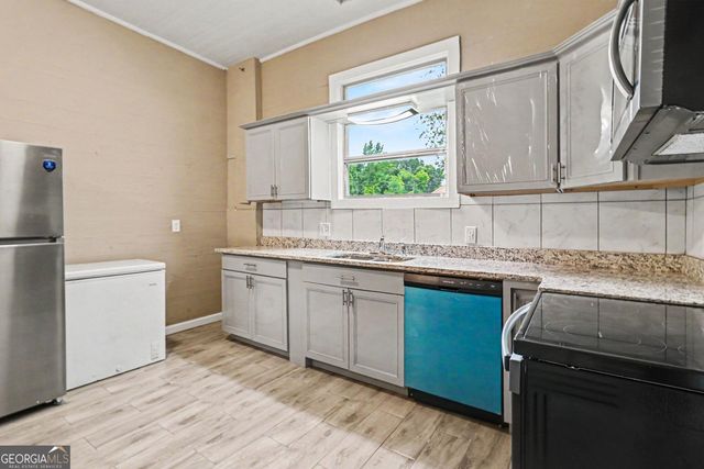 203 Kenwood Road, Fayetteville, GA 30214